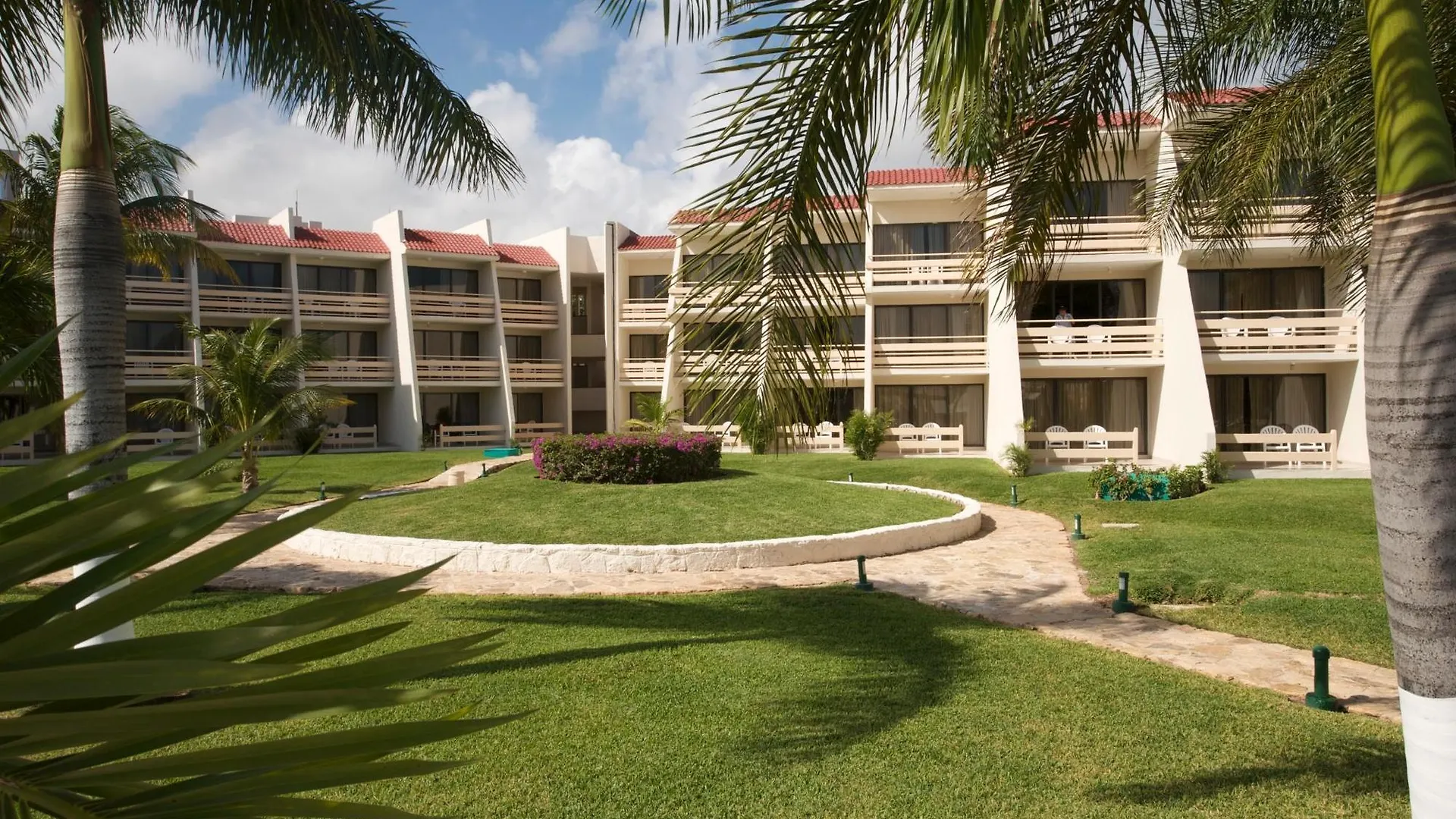 Ocean Spa Hotel Cancún 3*,